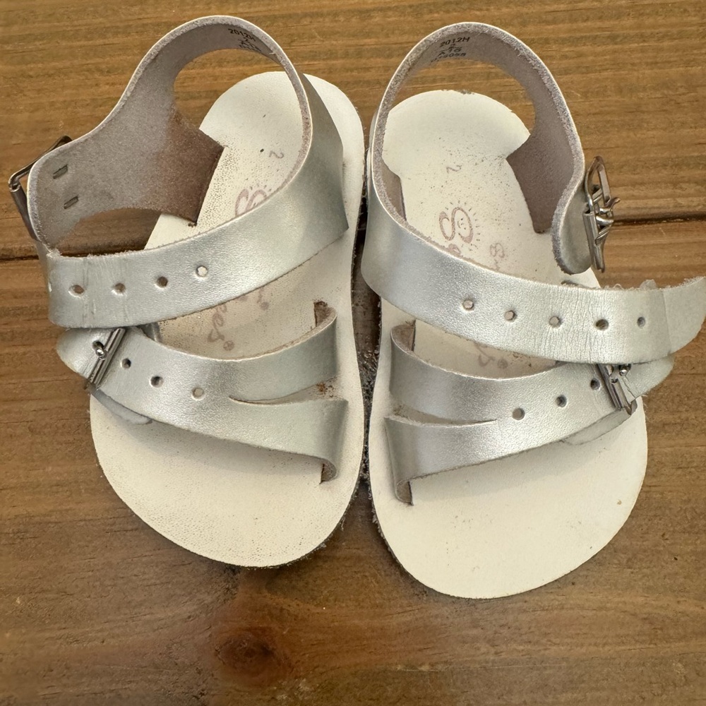 Sun San sandals baby/toddler 2 silver